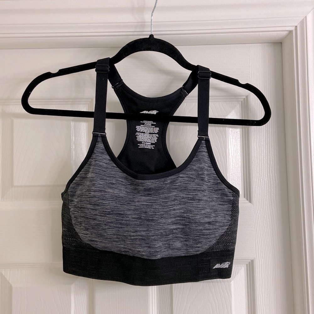 Avia woman’s seamless moisture wicking keyhole sports bra